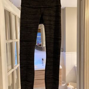 Lululemon black/grey legging size 4